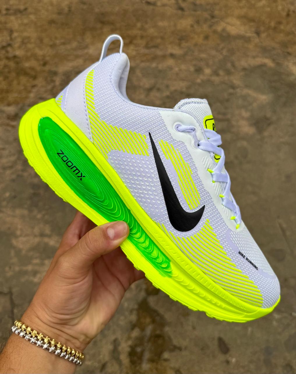Tenis Nike vomero 18 premium
